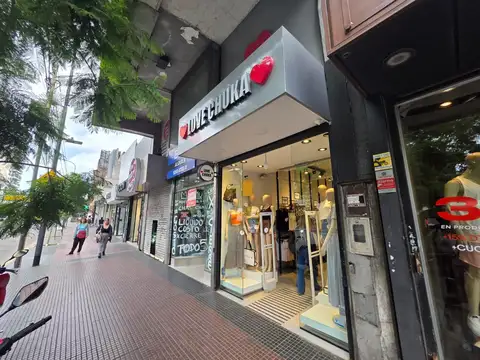 LOCAL COMERCIAL EN VENTA CON RENTA- AV. RIVADAVIA 6700- FLORES