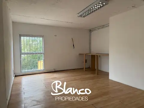 Oficina en Venta con 1 cochera