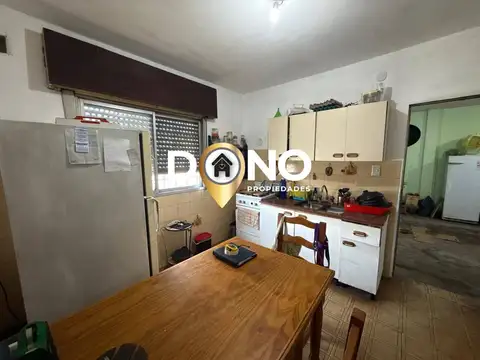 Casa 6 ambientes con 2 baños