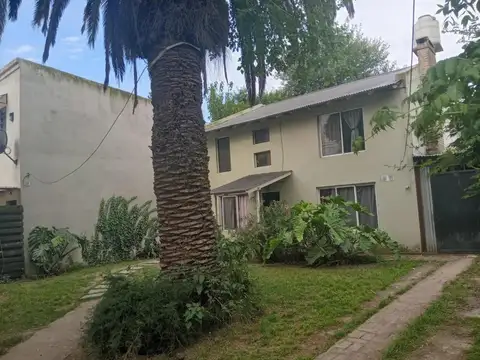 Casa 7 ambientes con 3 baños