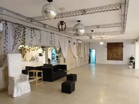 VENTA SALON LOCAL COMERCIAL VELEZ SARSFIELD CÓRDOB