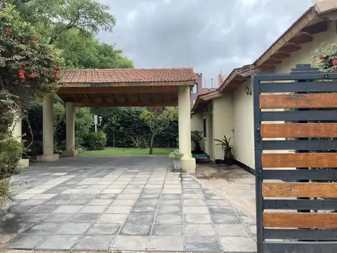 Casa 5 ambientes con 2 baños