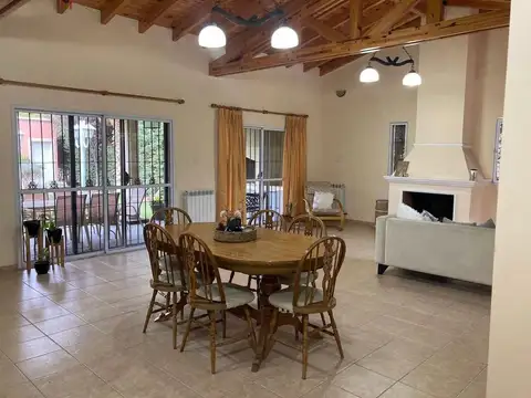 Venta Casa Barrio Liceo 1 2 dormitorios y 3 baños