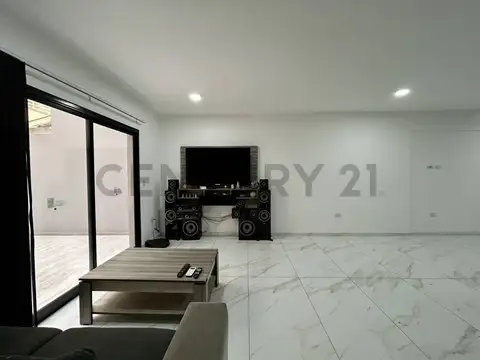 Avenida La Plata 3800, Piso 2-B