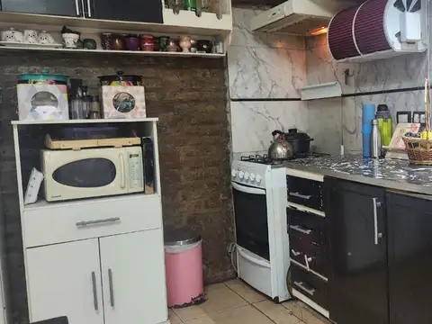 VENTA CASA 3AMB + DEPARTAMENTO 4AMB V. LUZURIAGA
