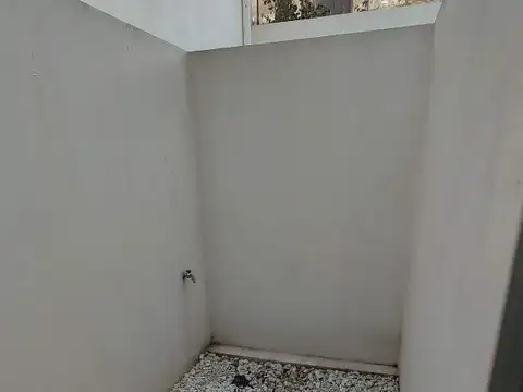 EXCELENTE DEPTO 1 AMB C/ PEQUEÑO PATIO!