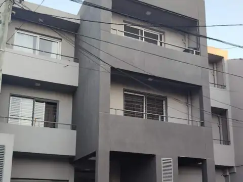 EXCELENTE DEPTO 1 AMB C/ PEQUEÑO PATIO!