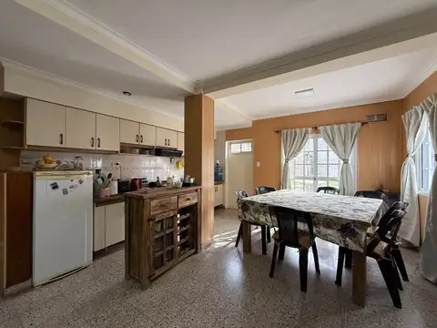 VENTA casa de 3 dormitorios con patio- Santo Tome