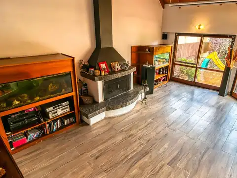 Casa 7 ambientes con 2 baños