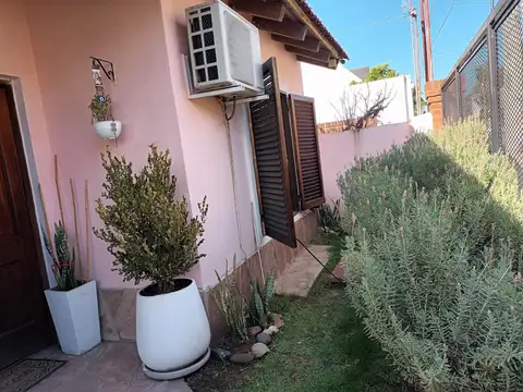 Depto Tipo Casa en Venta en Castelar Sur, USD 98.000