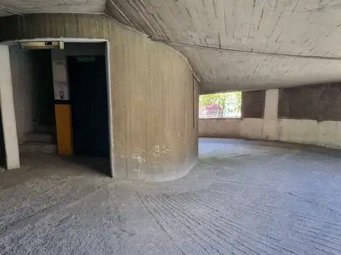 VENTA COCHERA CENTRICA PATRICIAS MENDOCINAS