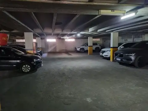 VENTA COCHERA CENTRICA PATRICIAS MENDOCINAS