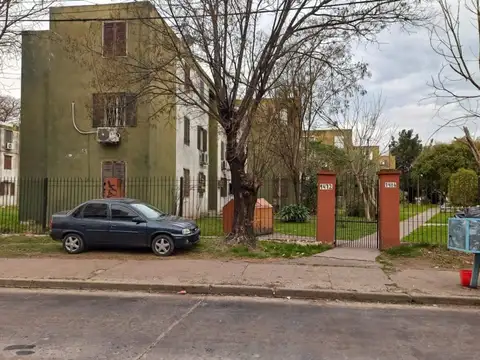 DEPARTAMENTO Barrio 420, 3 Ambientes a Refaccionar