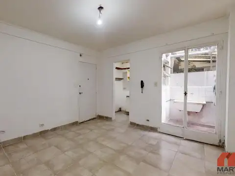Departamento en Venta de 2 Ambientes en Olivos con Patio