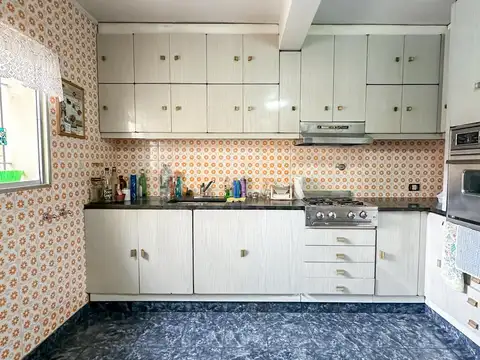 Casa 6 ambientes con 3 baños