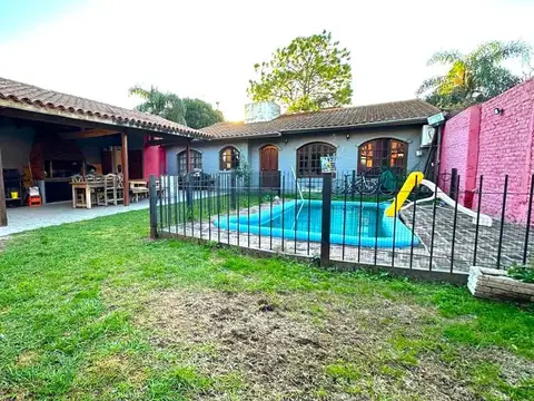 CASA 5 AMB VENTA QUILMES OESTE COCHERA Y PILETA