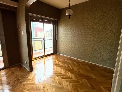 DEPARTAMENTO 4 AMBIENTES CON BALCÓN EN VENTA EN LANUS