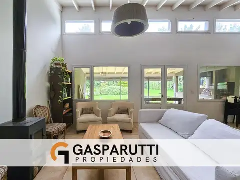 Casa 4 ambientes con 3 baños