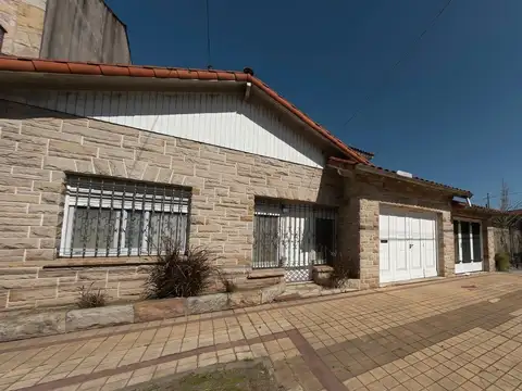 VENTA CASA 6 AMBIENTES SAN AGUSTIN 611 LLAVALLOL