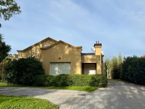 VENTA CASA EN BARRIO BOSQUE ALTO