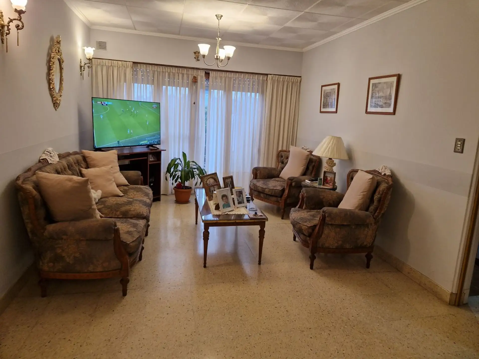 VENTA SEMIPISO 4 AMBIENTES A LA CALLE BARRIO POMPEYA