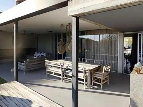 Casa en Venta en El Cantón - Barrio Islas, USD 620.000