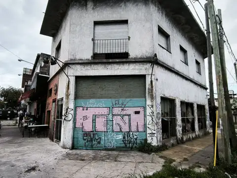 Local en alquiler en esquina en Villa Lynch