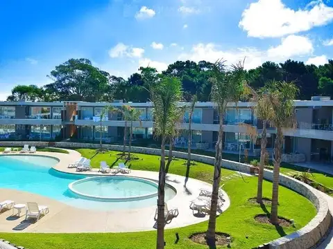 Av. Shaw esquina Del Cornalito 100