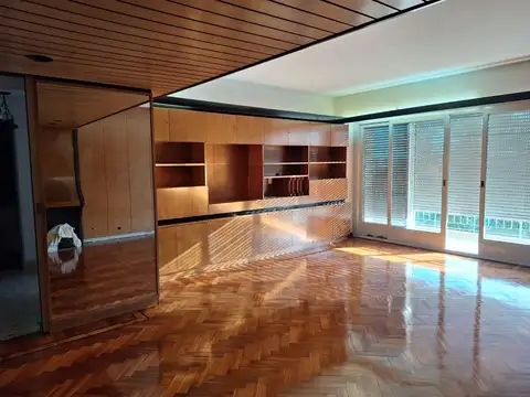 Excelente departamento. Estación de tren Villa Adelina. Super cómodo, luminoso y amplio.