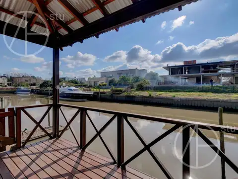 Casa 6 ambientes con 4 baños