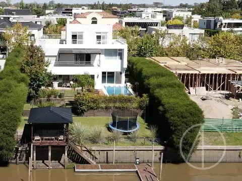 Casa a la venta en barrio El Yacht de Nordelta a estrenar