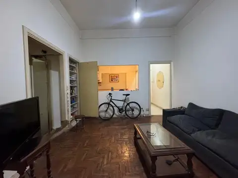 Esparza 100, Piso PB