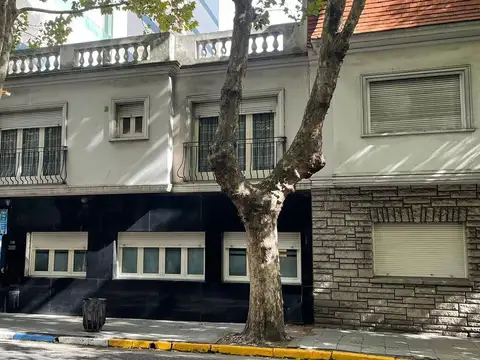 Casa 7 ambientes, zona Centro/Plaza Mitre