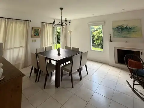 Casa en Venta con 1 cochera