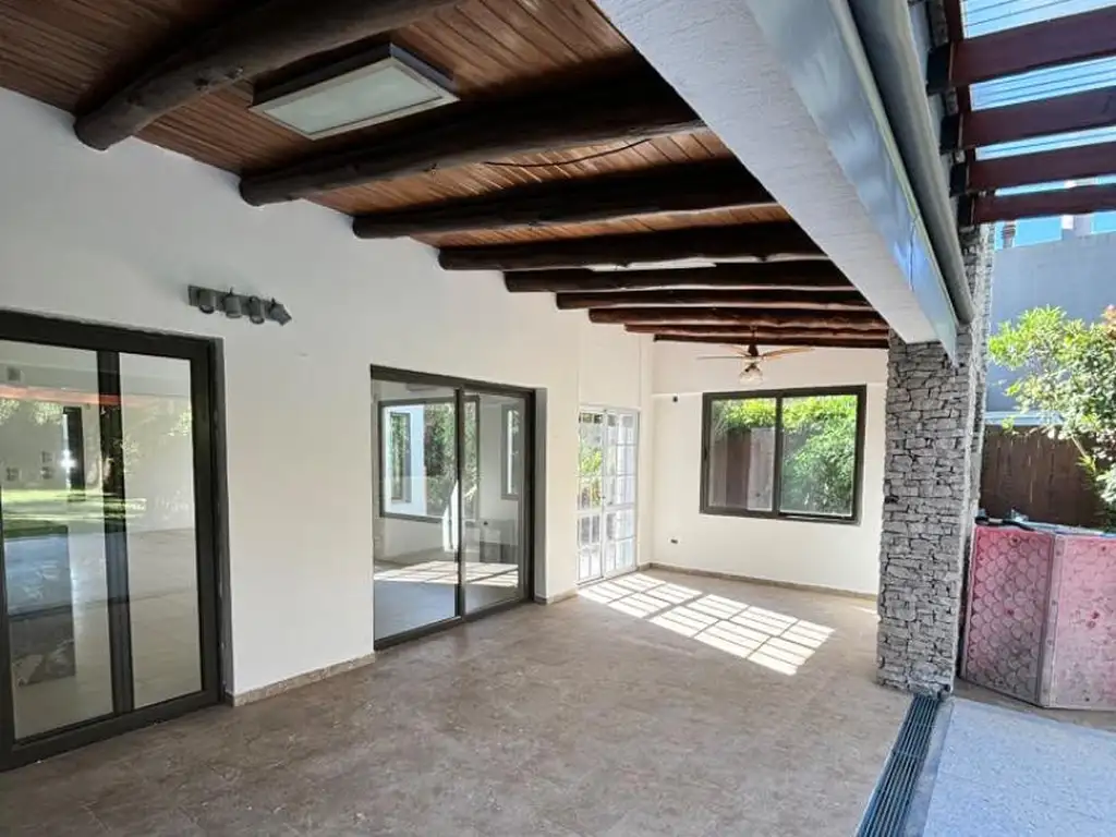 Casa en Venta - Fincas de Iraola II