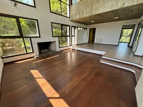 Casa en Venta en Jockey Club, USD 475.000