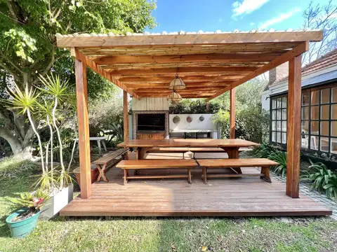 Casa 7 ambientes con 4 baños
