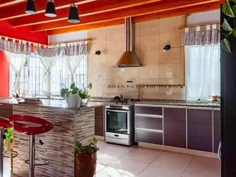 Casa en Venta B° Olivos de Furlotti en Maipú