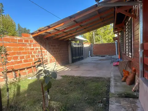VENTA CASA 7 AMB CON PILETA EN EZEIZA