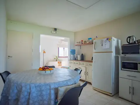 VENTA CASA 4 AMBIENTES HURLINGHAM COCHERA JARDIN