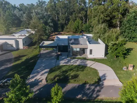 Casa A ESTRENAR / MIRALAGOS /  VENTA / APTO BANCO