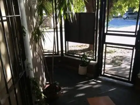 Depto Tipo Casa 4 ambientes con 2 baños