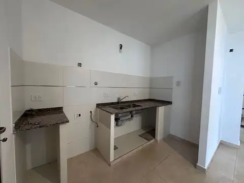 VENTA DUPLEX, 2 DORMITORIOS CON COCHERA Y PATIO