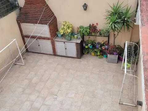 Casa 3 ambientes con 2 baños