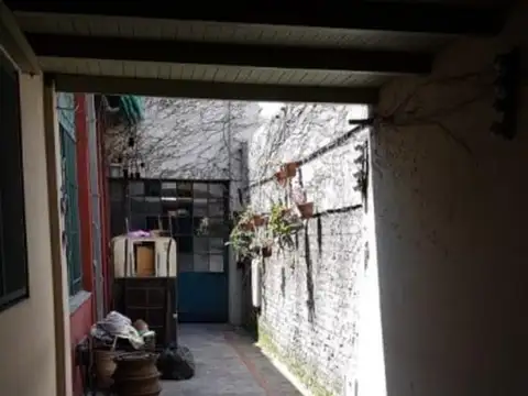 Casa en Venta con 3 cocheras