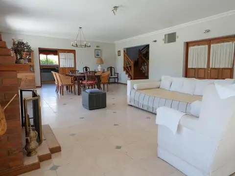 Casa en Alquiler al Este