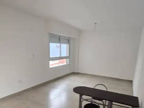 Departamento en Alquiler en Villa Luro, $ 550.000