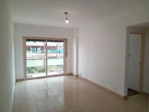 3 AMBIENTES AL FRENTE CON BALCON , LUMINOSO