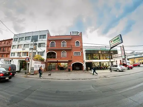 Exc Casa vta 5 dor gge/qcho/suite/jard Av Jujuy al 100