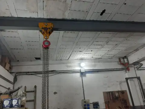 VENTA DE  GALPON/DEPOSITO EN AVELLANEDA C/3 DEPTOS